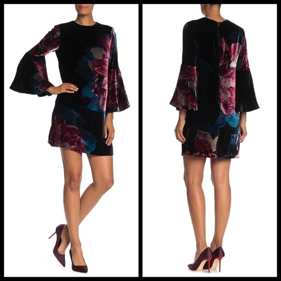 💕TRINA TURK💕 Floral Bell Sleeve Velvet Astral Dress 6 - Picture 4 of 8
